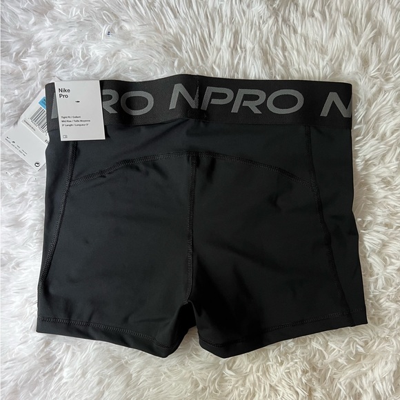 ✰ nike pros ✰ - Picture 2 of 3